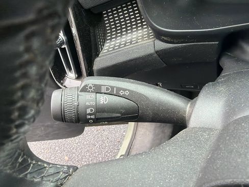 Certified 2022 Volvo XC40 P8 Recharge Plus image 18