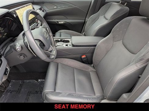 Used 2025 Lexus RX 350 AWD w/ Convenience Package image 3