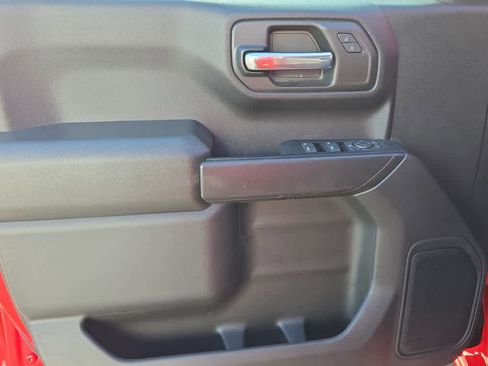 Used 2022 Chevrolet Silverado 1500 Custom image 10