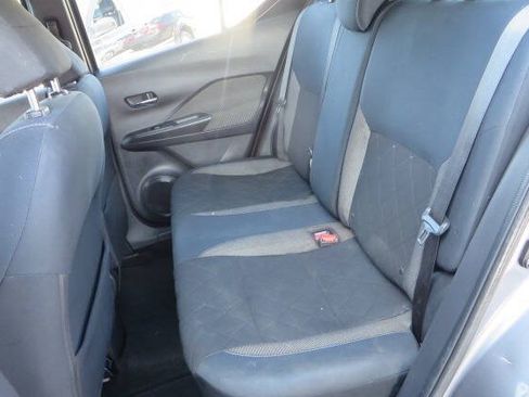 Used 2018 Nissan Kicks SV FWD image 24