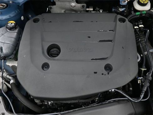 Used 2023 Volvo XC40 B5 Ultimate w/ Protection Package Premier image 41