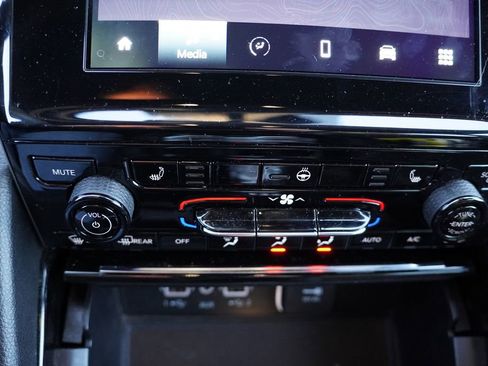 Certified 2023 Jeep Grand Cherokee Altitude image 6