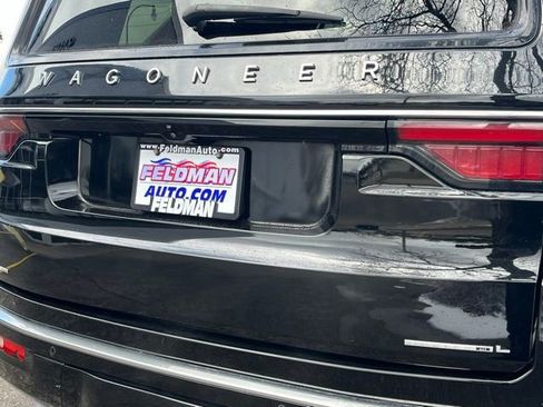 Used 2023 Jeep Wagoneer L Series III w/ Preferred Equipment Group image 38