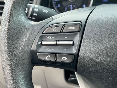 Used 2020 Hyundai Elantra SEL FWD image 32