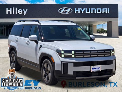 Used 2024 Hyundai Santa Fe SEL FWD image 2