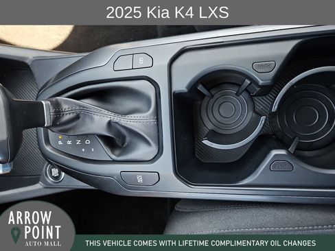 Used 2025 Kia K4 FWD image 28