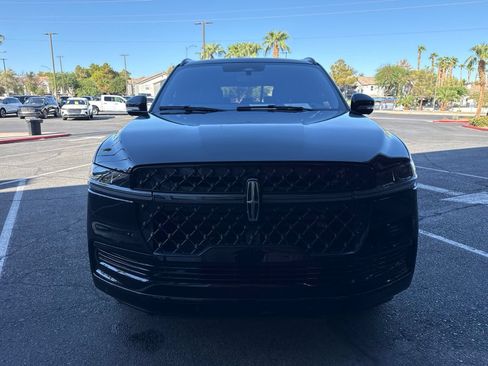 Used 2025 Lincoln Navigator Reserve w/ Jet Appearance Package AWD/4WD image 2
