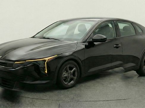 Used 2025 Kia K4 LXS image 3