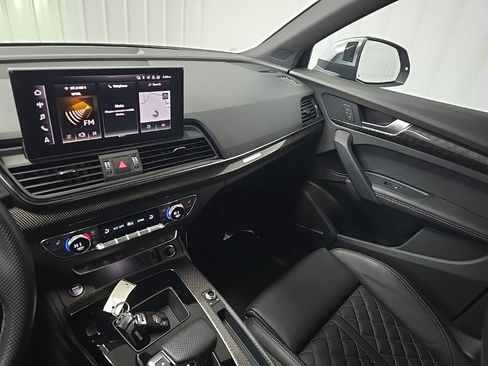 Used 2023 Audi SQ5 Premium Plus w/ Premium Plus Package image 28