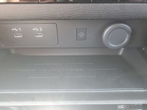 New 2026 Mitsubishi Outlander LE AWD/4WD image 31
