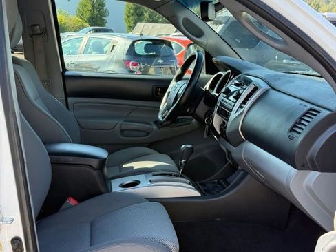 Used 2012 Toyota Tacoma 4x4 Double Cab image 23