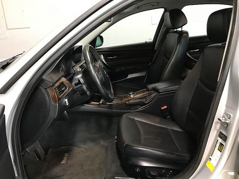 Used 2010 BMW 328i xDrive Sedan image 11