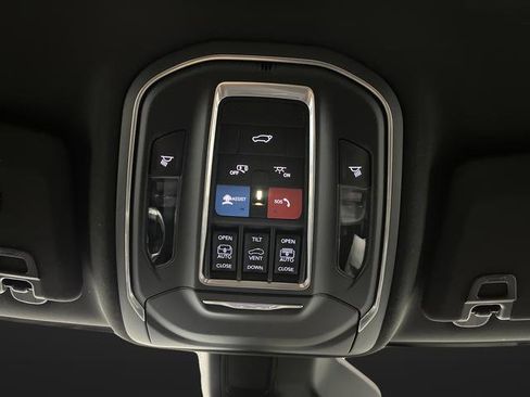 New 2025 Jeep Grand Cherokee Limited w/ Black Appearance Package image 26