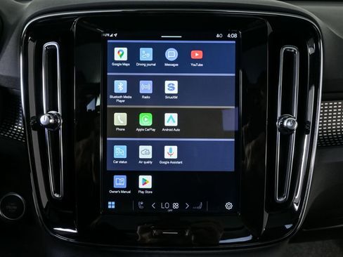 Certified 2025 Volvo XC40 B5 Plus image 15