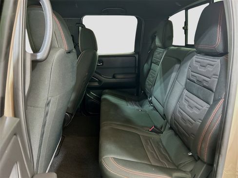 Used 2024 Nissan Frontier Pro-X image 21