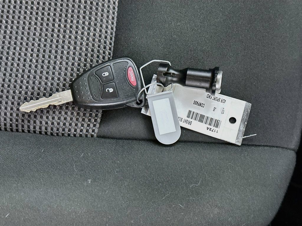 Used 2012 Jeep Compass Sport FWD image 29
