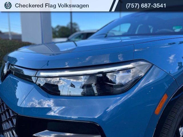 Used 2026 Volkswagen Tiguan SE R-Line AWD/4WD image 11