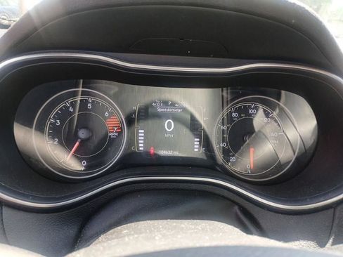 Used 2019 Jeep Cherokee Latitude Plus w/ Cold Weather Group AWD/4WD image 5