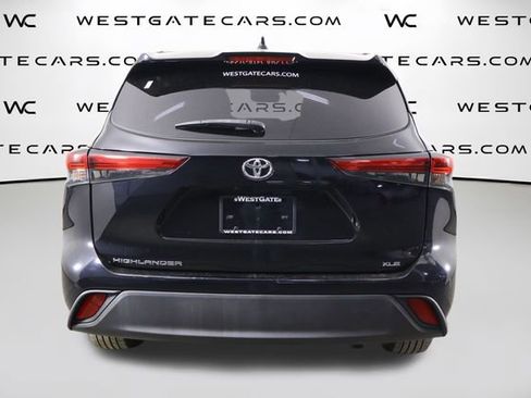 Used 2022 Toyota Highlander XLE FWD image 45