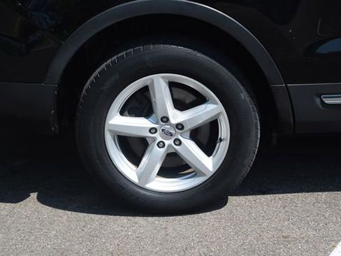Used 2016 Ford Explorer XLT w/ Equipment Group 202A AWD/4WD image 30