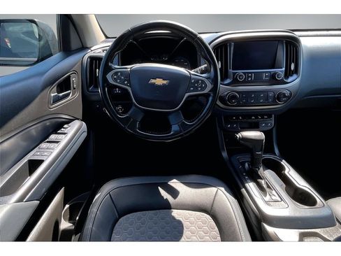 Used 2021 Chevrolet Colorado Z71 AWD/4WD image 9