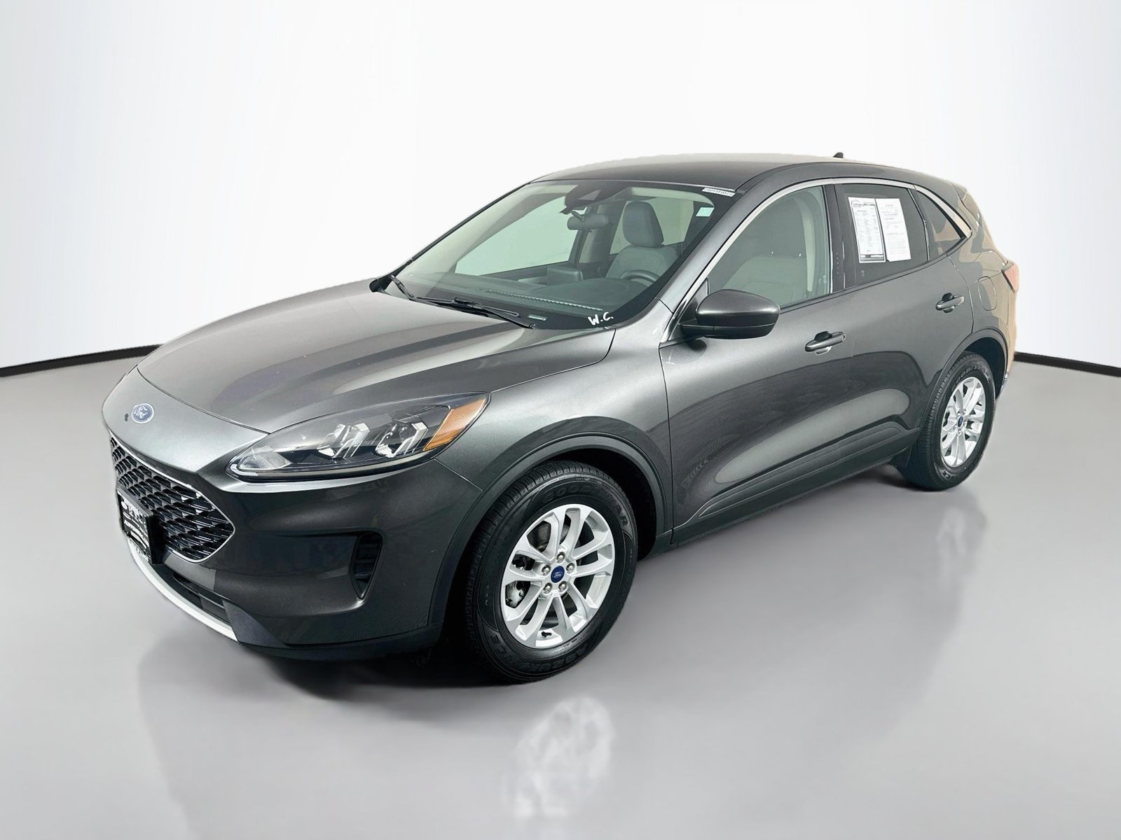 Used 2020 Ford Escape SE FWD image 3
