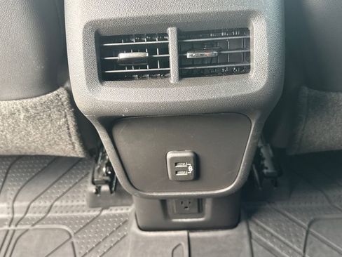 Used 2020 Chevrolet Equinox Premier image 26