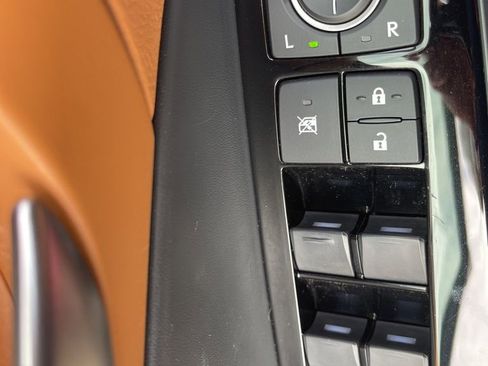 Used 2023 Lexus IS 300 w/ Comfort Package image 31