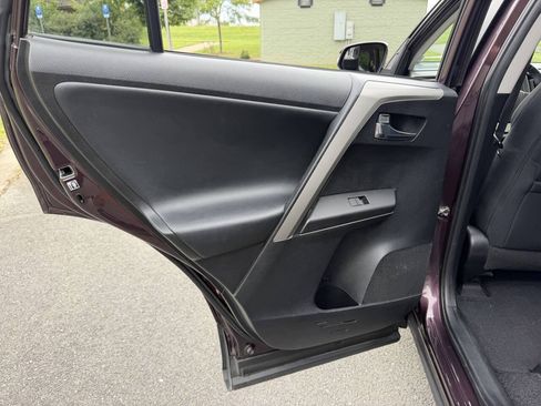 Used 2016 Toyota RAV4 XLE FWD image 29