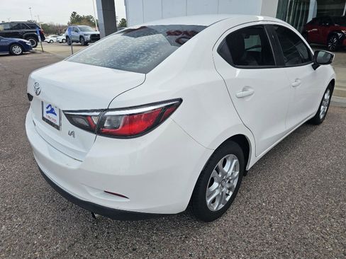 Used 2018 Toyota Yaris iA image 5