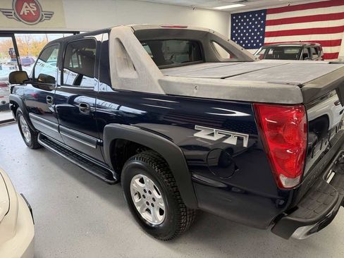 Used 2005 Chevrolet Avalanche Z71 w/ Preferred Equipment Group image 4