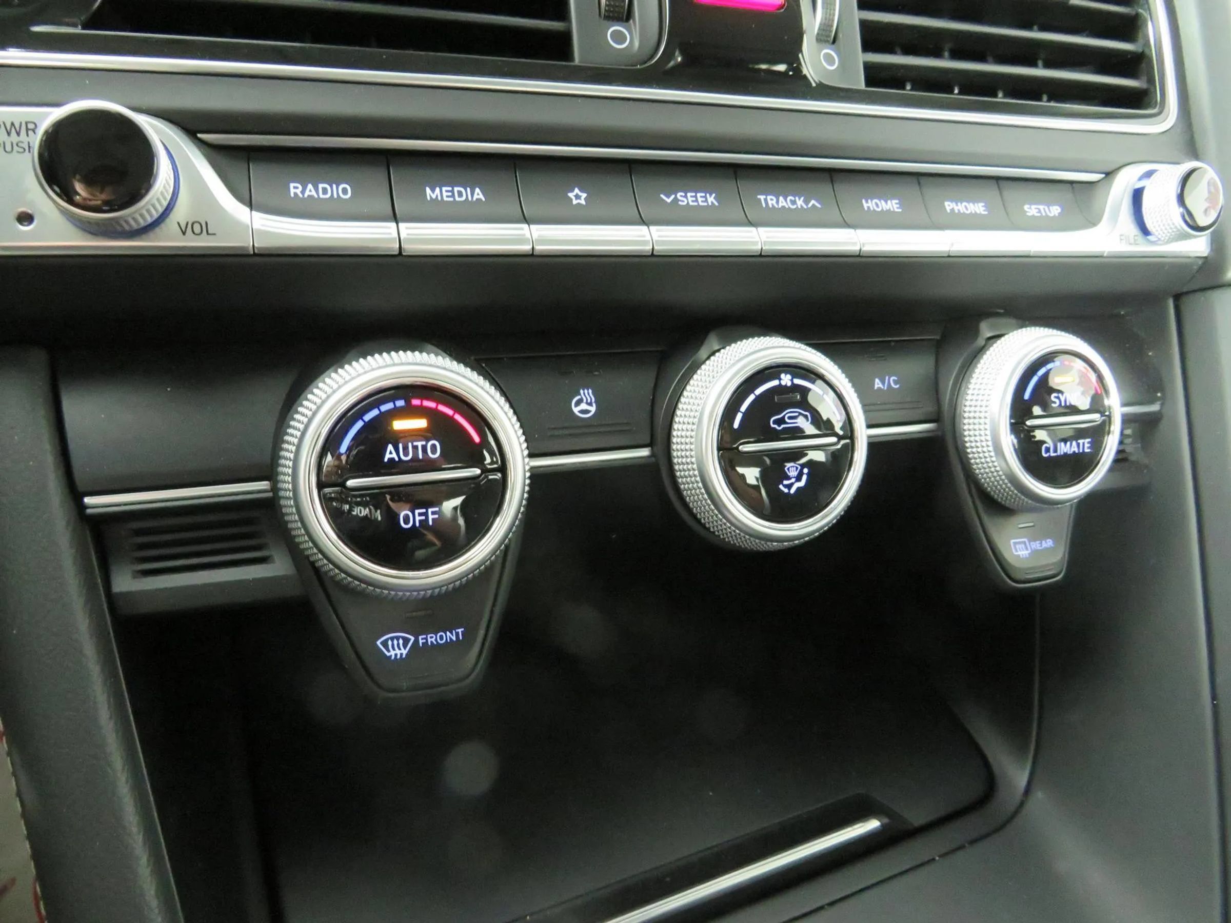 Used 2019 Genesis G70 2.0T Advanced AWD/4WD image 23