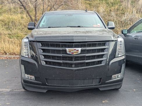Used 2018 Cadillac Escalade ESV Premium Luxury image 7
