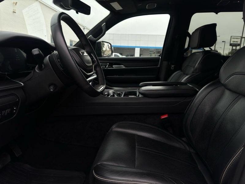 Used 2024 Jeep Grand Wagoneer Series II Obsidian w/ Quick Order Packagew 28T AWD/4WD image 11