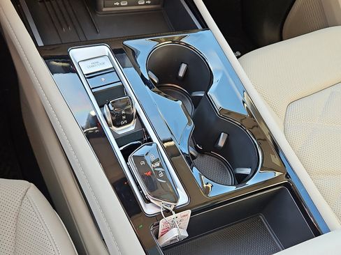 New 2026 Volkswagen Atlas SE image 14