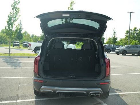 Used 2022 Kia Telluride EX w/ EX Premium Package FWD image 18