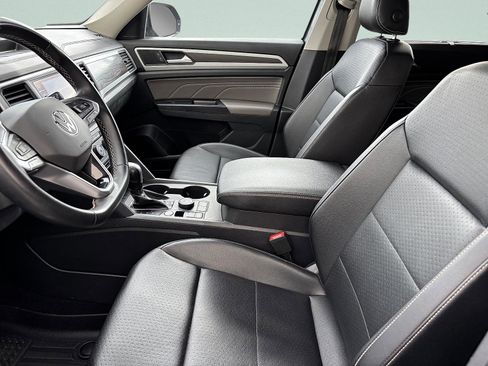 Used 2021 Volkswagen Atlas SE image 17