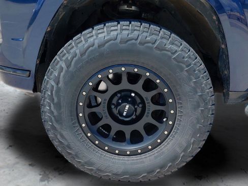 Used 2018 Toyota 4Runner Limited AWD/4WD image 10