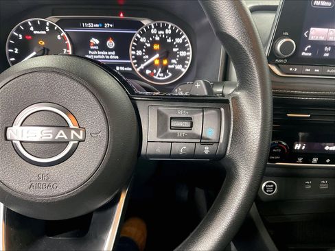 Used 2022 Nissan Rogue SV image 23