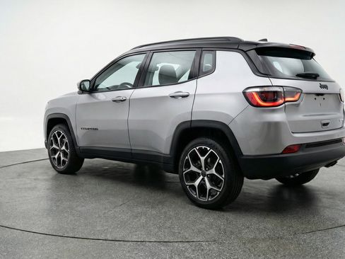 Used 2025 Jeep Compass Limited image 6