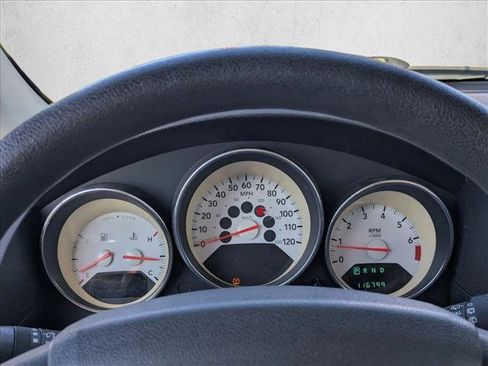 Used 2009 Dodge Caliber SXT image 10