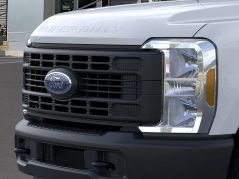 New 2026 Ford F250 XL w/ XL Off-Road Package AWD/4WD image 17