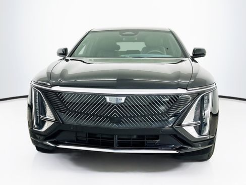 Used 2024 Cadillac Lyriq Tech image 2