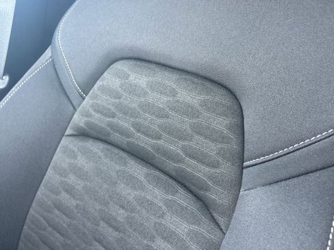 Used 2025 Nissan Pathfinder S image 34