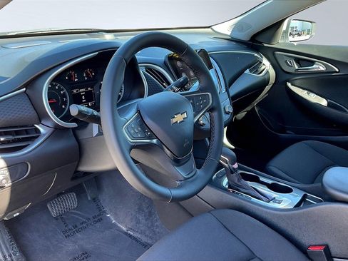Used 2025 Chevrolet Malibu RS image 14