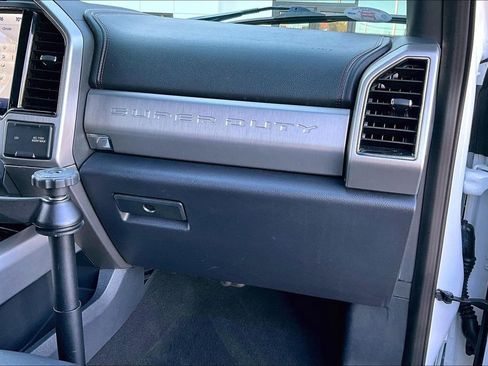 Used 2022 Ford F250 Platinum w/ FX4 Off-Road Package image 26