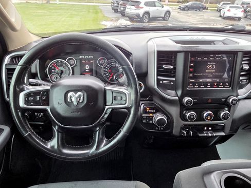 Used 2019 RAM 1500 Big Horn image 9