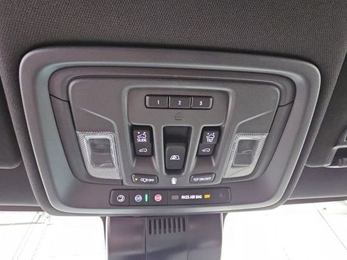 Used 2025 Chevrolet Silverado 1500 High Country AWD/4WD image 24
