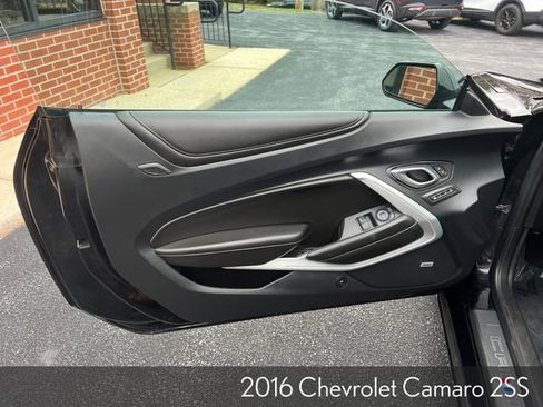 Used 2016 Chevrolet Camaro SS image 16