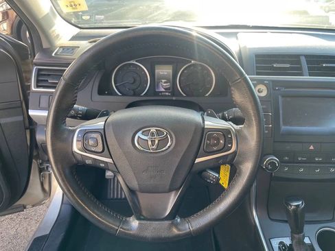 Used 2015 Toyota Camry SE FWD image 13